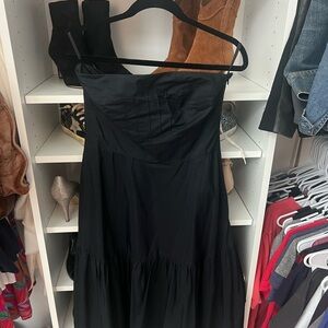 Banana Republic, Beautiful, Strapless, light weight, black dress with pockets!!